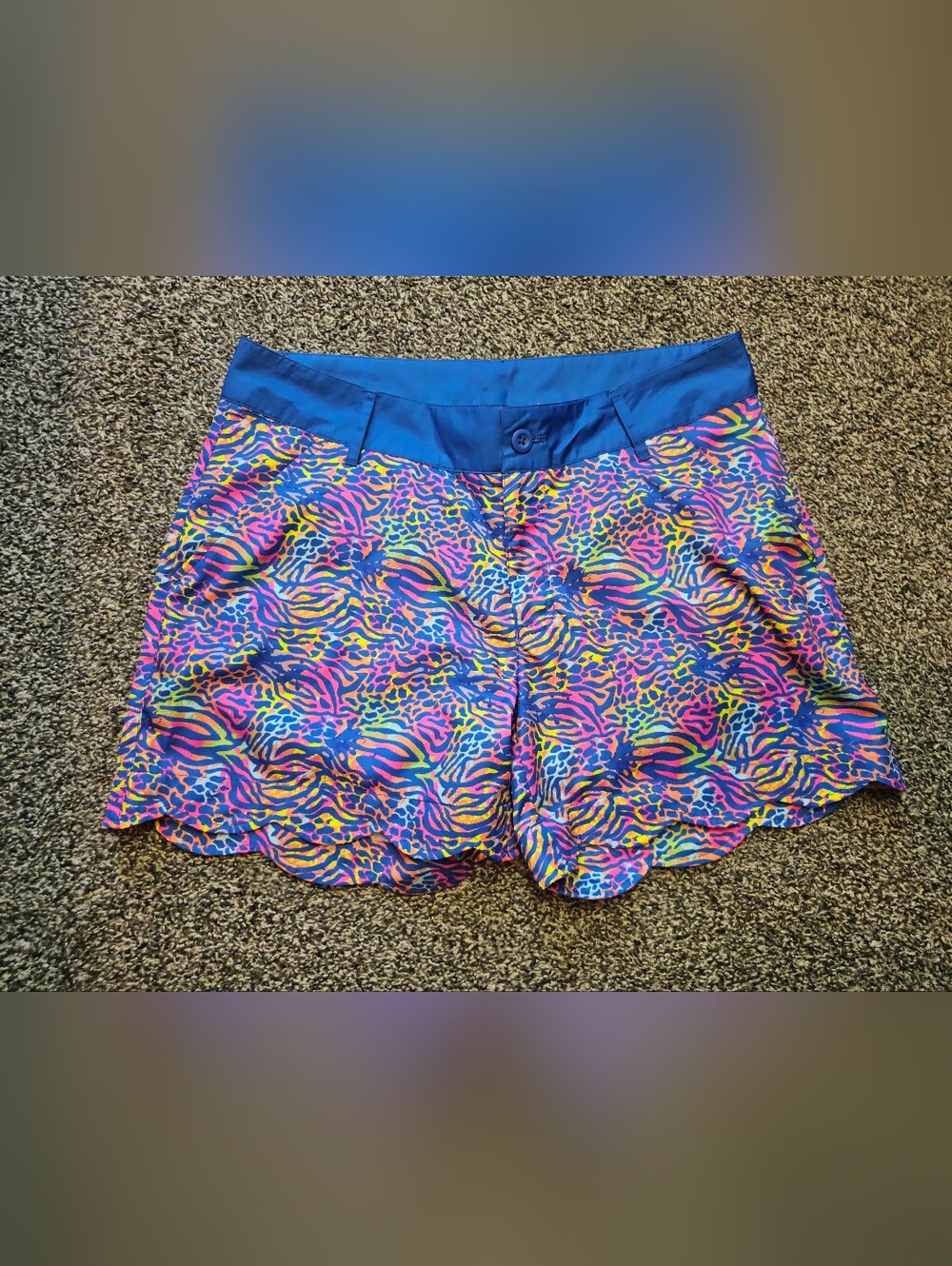 Birdies and Bows Women's Scalloped Hem Golf Shorts Tropical Print Sz 8